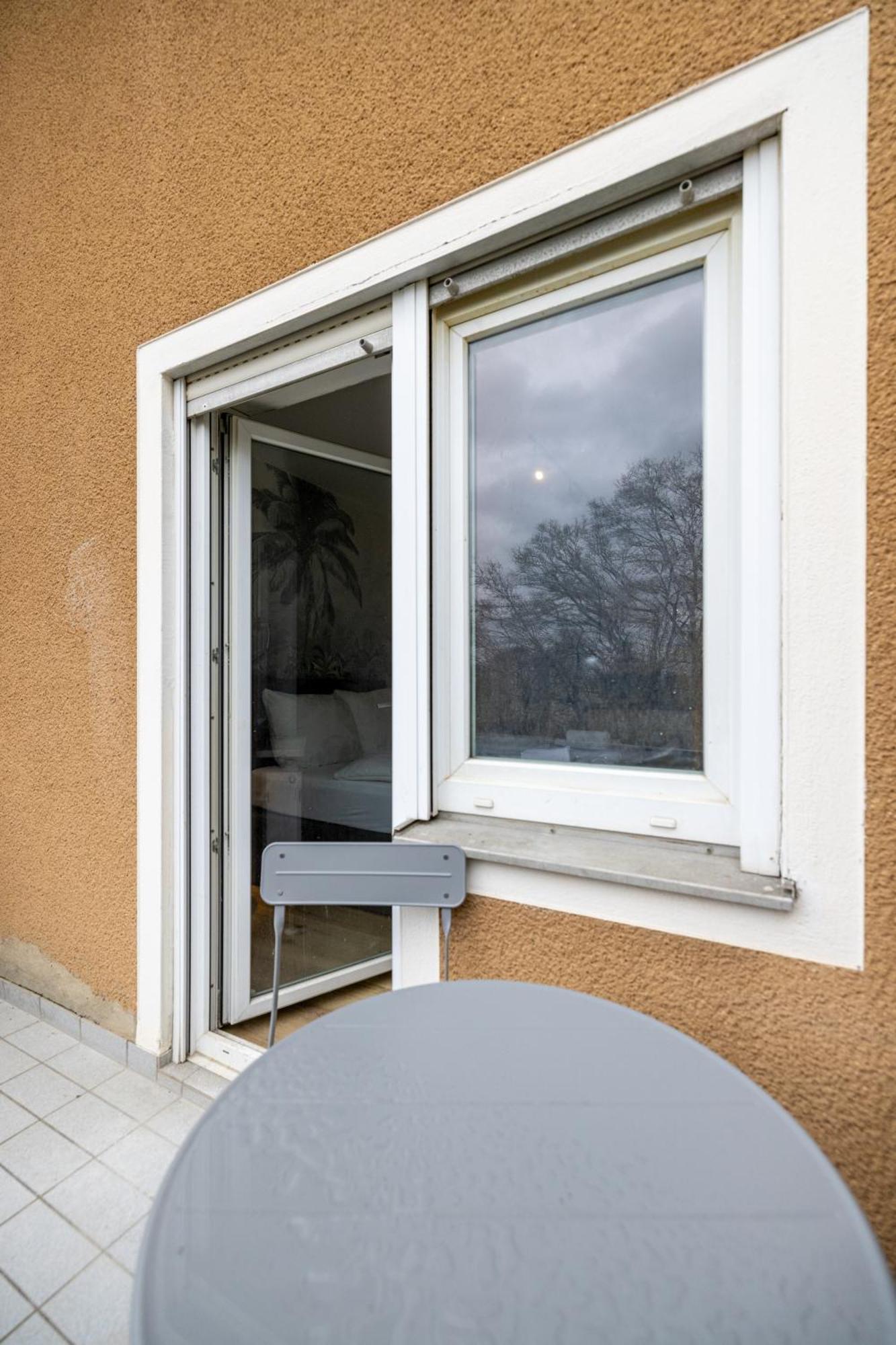 Kleines Apartment Mit Balkon Wurtzbourg Extérieur photo